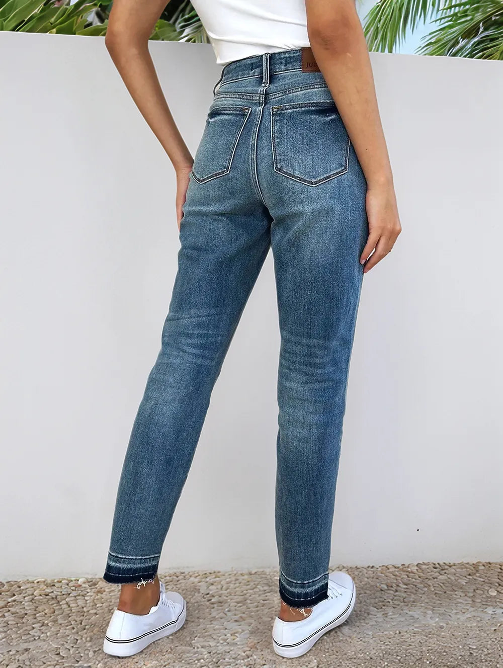 Judy Blue Full Size Mid Rise Rigid Magic Release Hem Jeans-Boohh